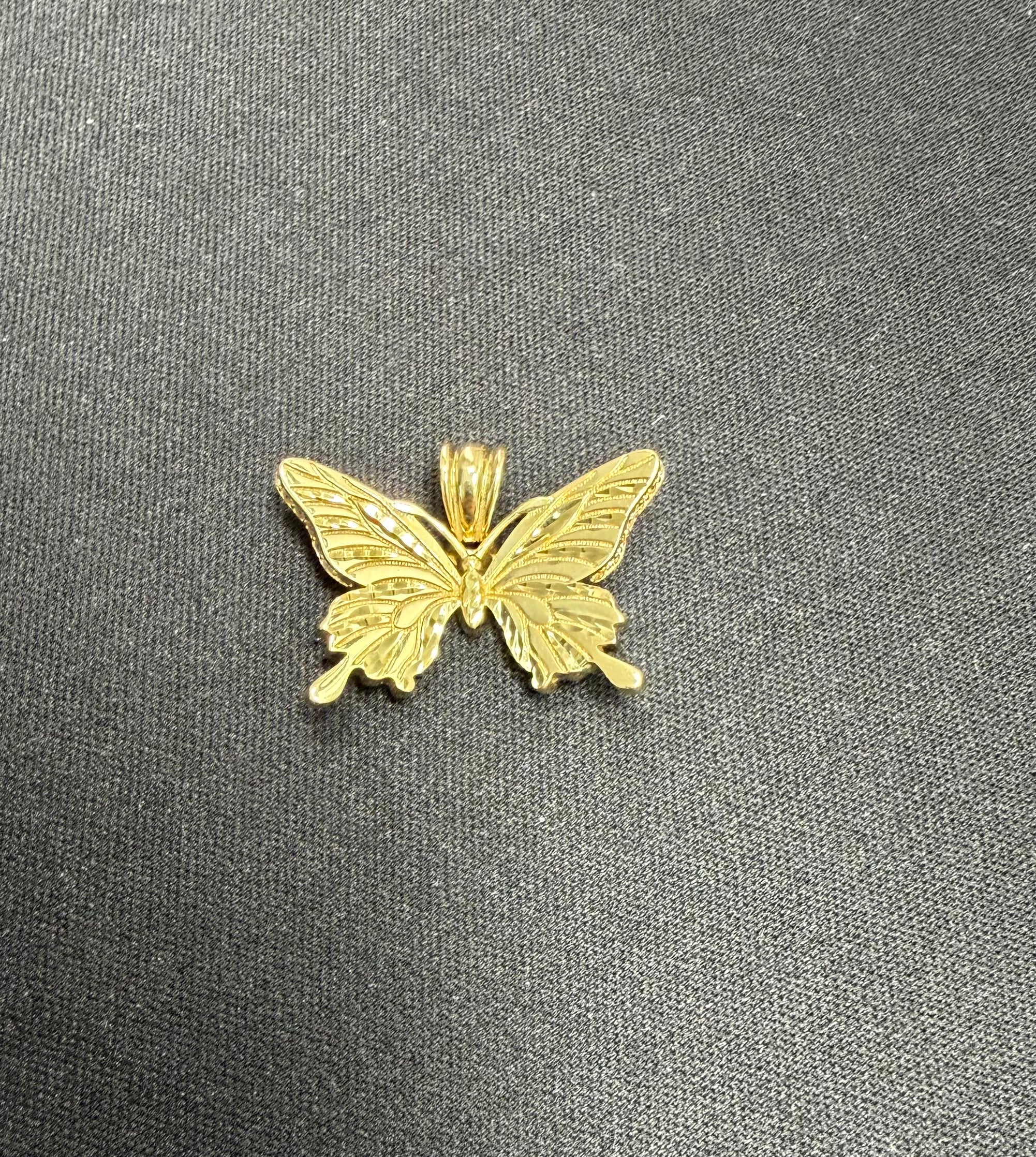 Dije de mariposa en oro 10k